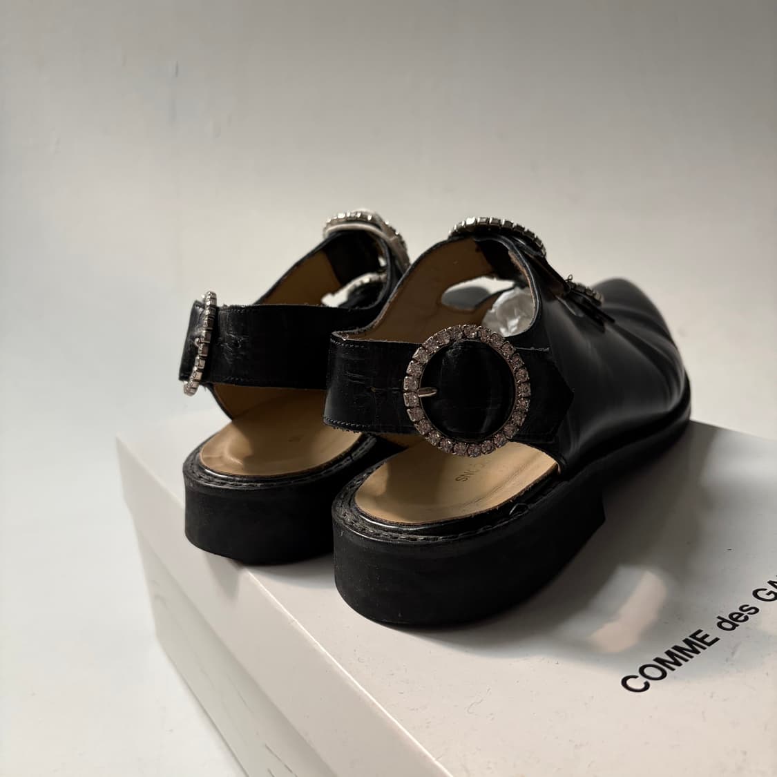 Crystal Buckle Cut-Out Shoes 상품이미지9