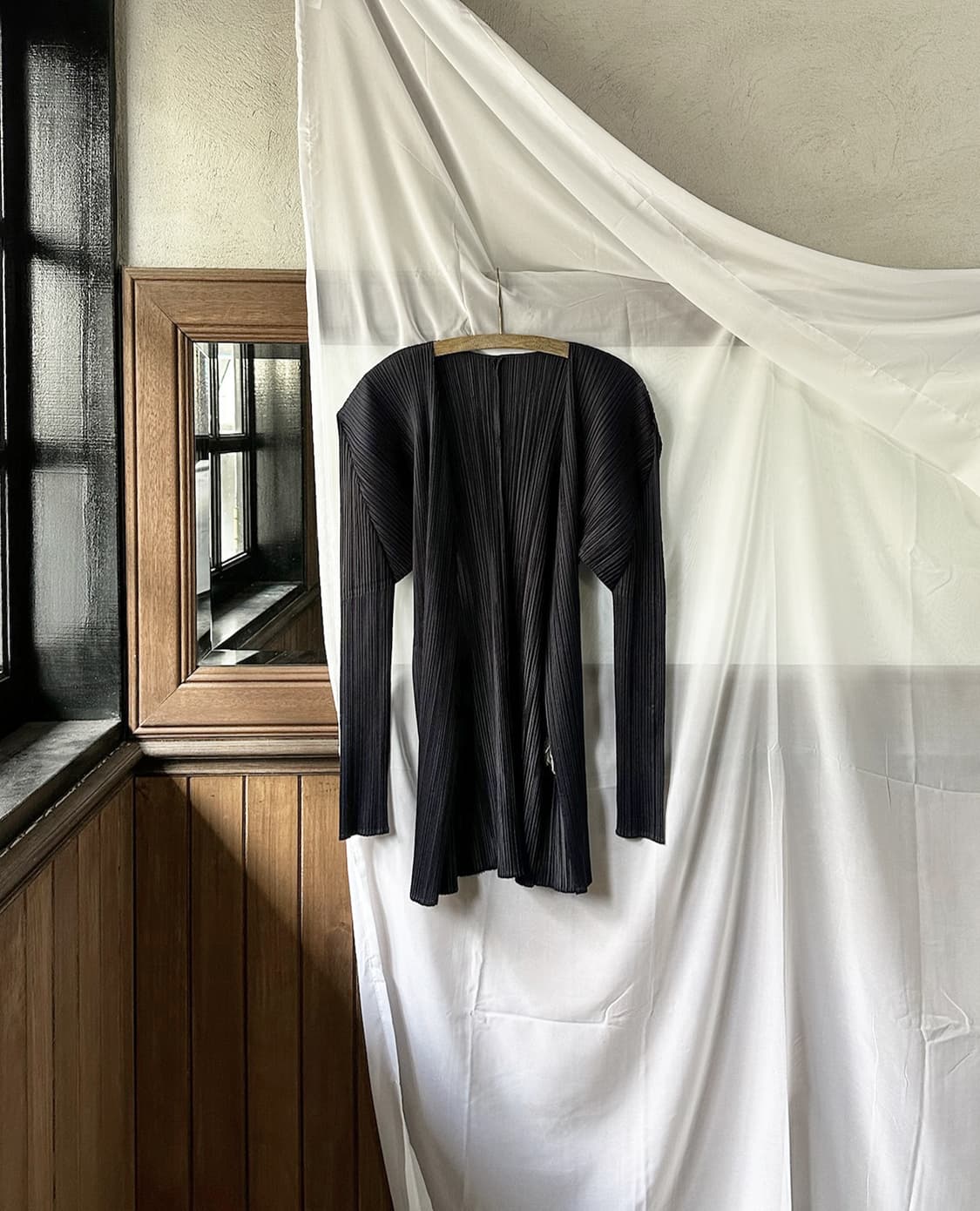 PLEATS PLEASE navy cardigan 상품이미지10