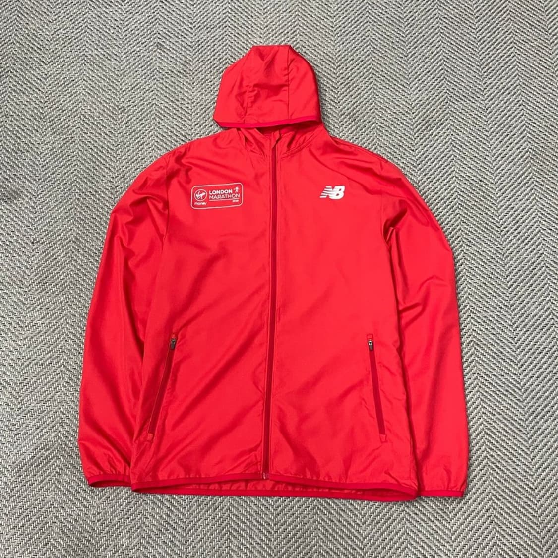 뉴발란스 로고 바람막이 v0072 상품이미지1