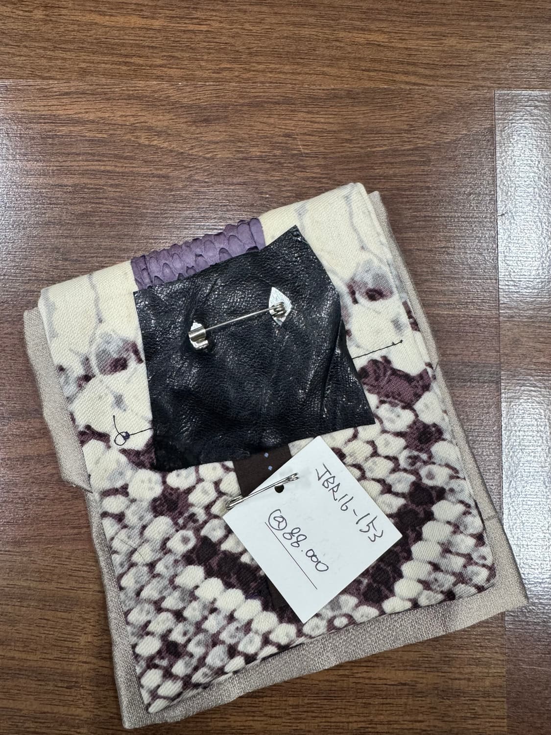 새제품 파이톤포인트 유니크브로치 상품이미지3