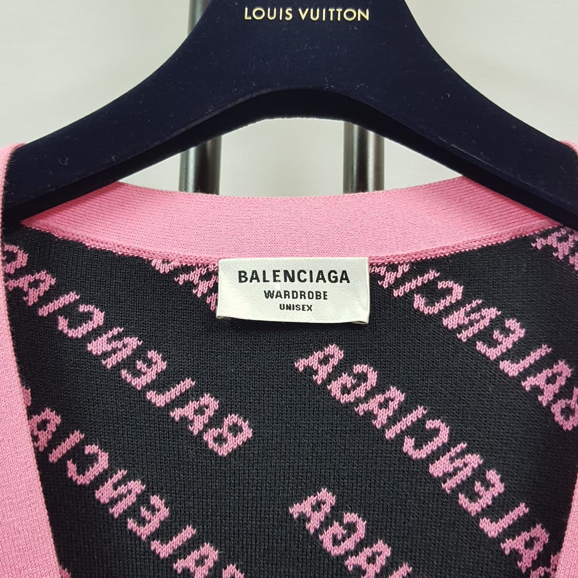 발렌시아가 올 오버 가디건 핑크 블랙 2사이즈  상품이미지6
