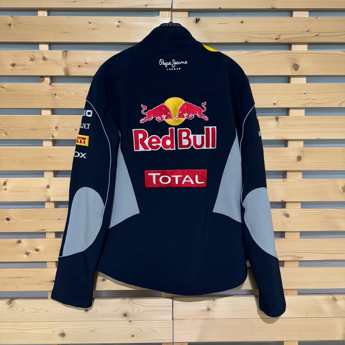 레드불 레이싱자켓 상품이미지2