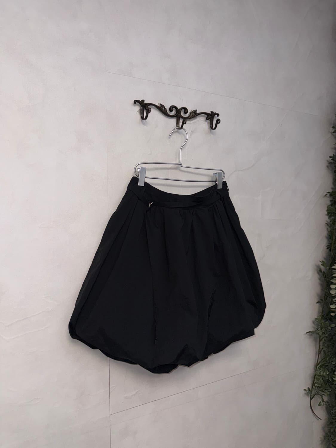 G-cut black belted balloon midi skirt  상품이미지2