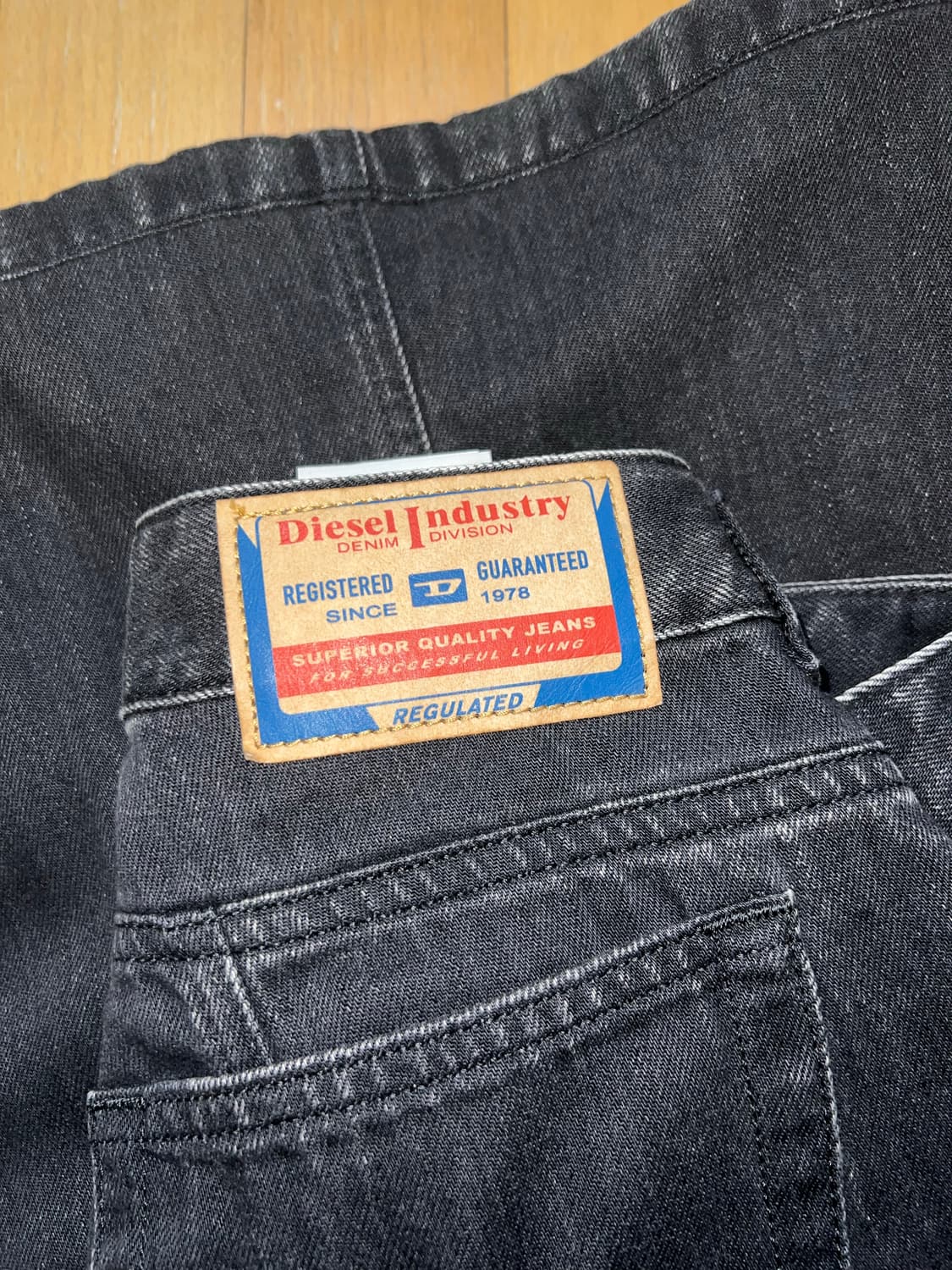 디젤 부츠컷 흑청진 상품이미지6