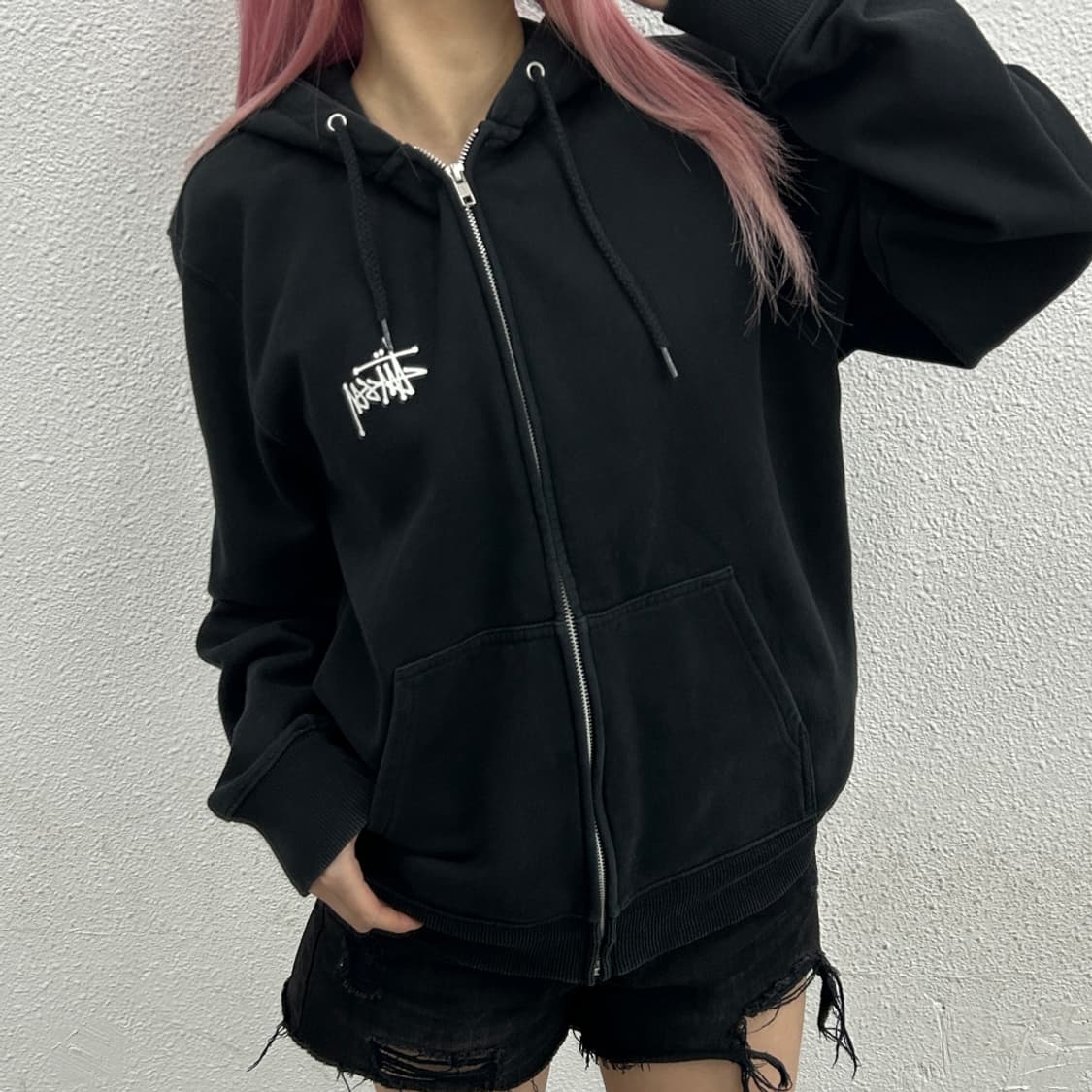 스투시 블랙 후드집업 M 상품이미지1