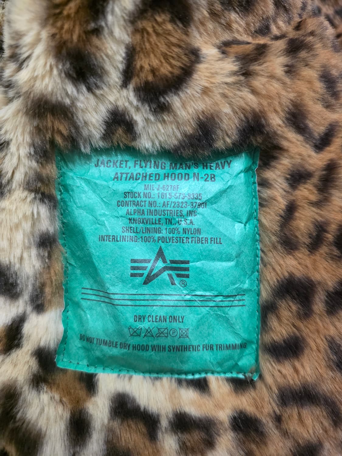 스투시 x 알파 인더스트리 N-2B 숏 웨이스트 파카 블랙 상품이미지6