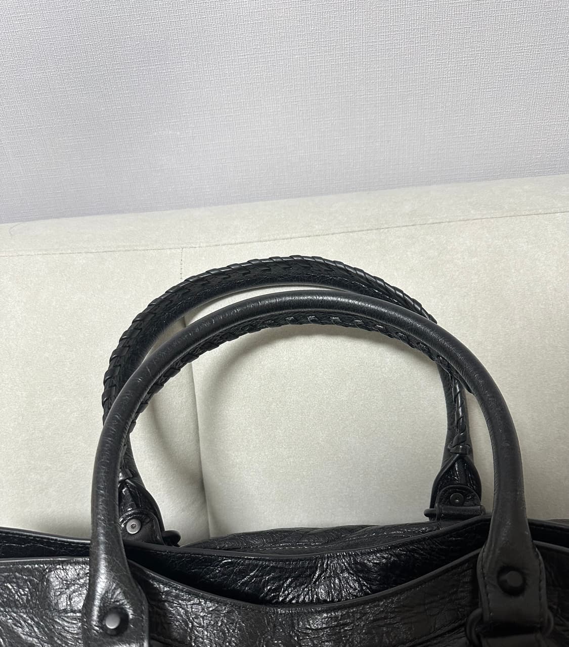 [S급 정품] 발렌시아가 르 시티 모터백 라지 블랙 상품이미지2