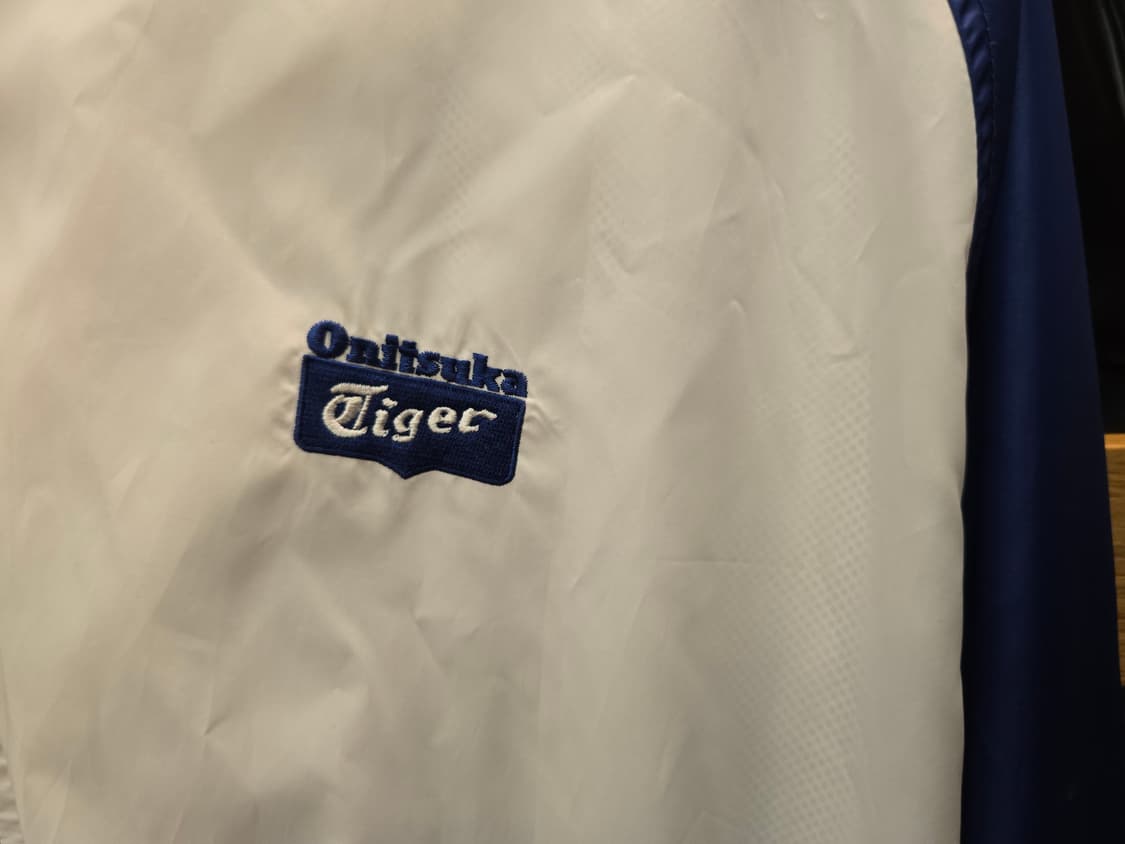 오니츠카 타이거 바람막이 상품이미지3