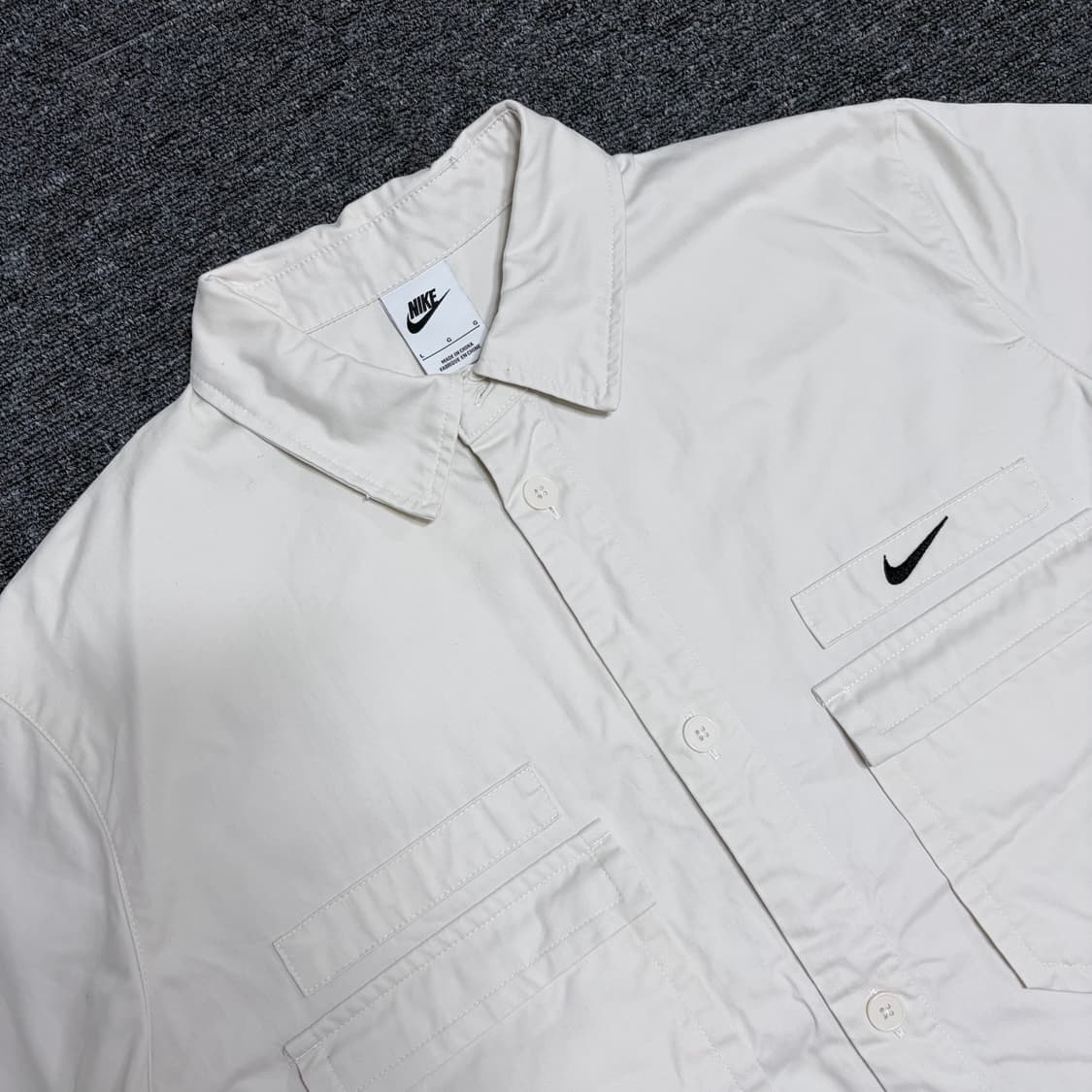 나이키 라이브 우븐 스우시 반팔 셔츠 상품이미지2