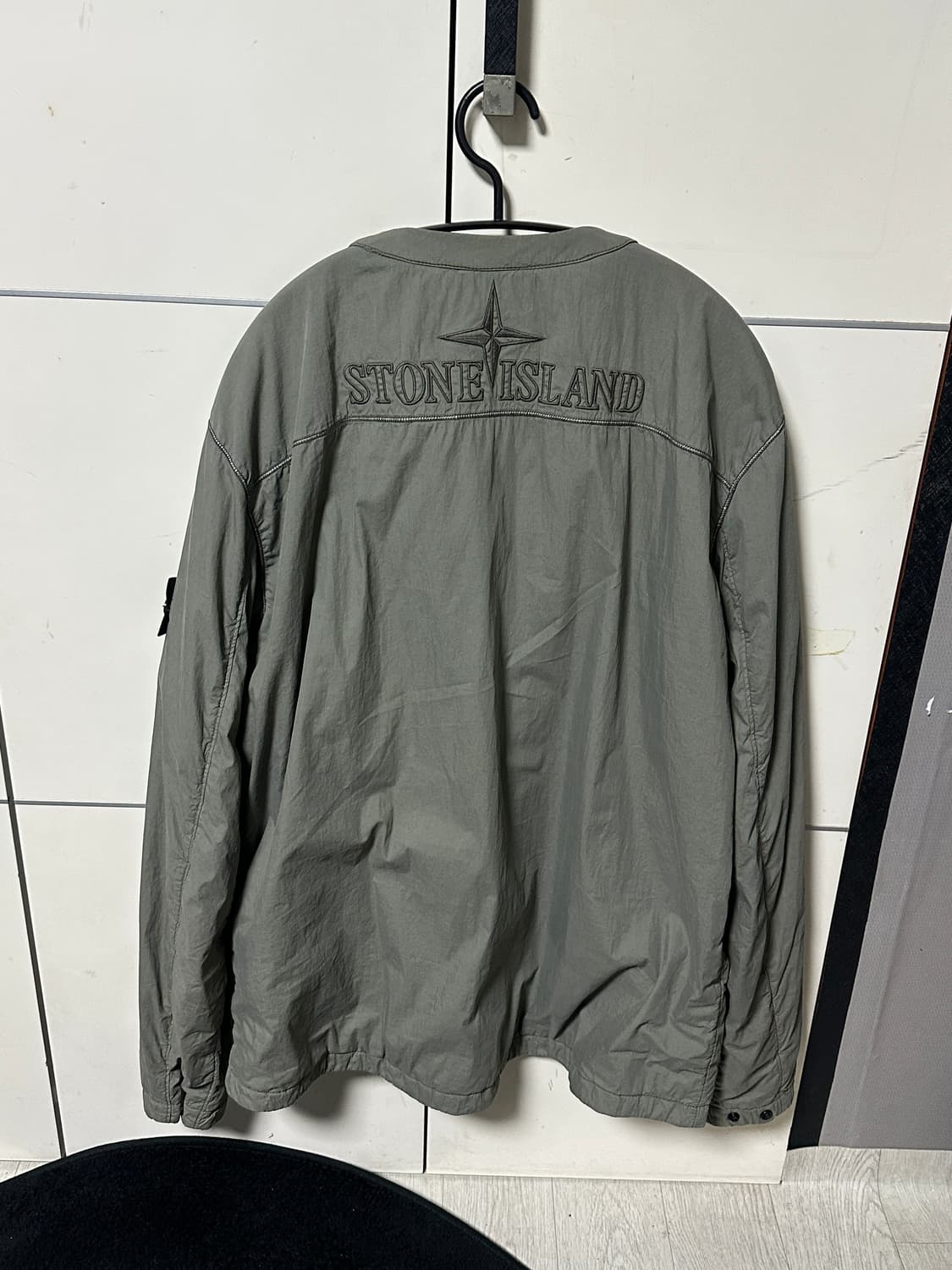 (백화점판) 스톤아일랜드 코튼나일론 바람막이 넥리스 자켓 XL 상품이미지2