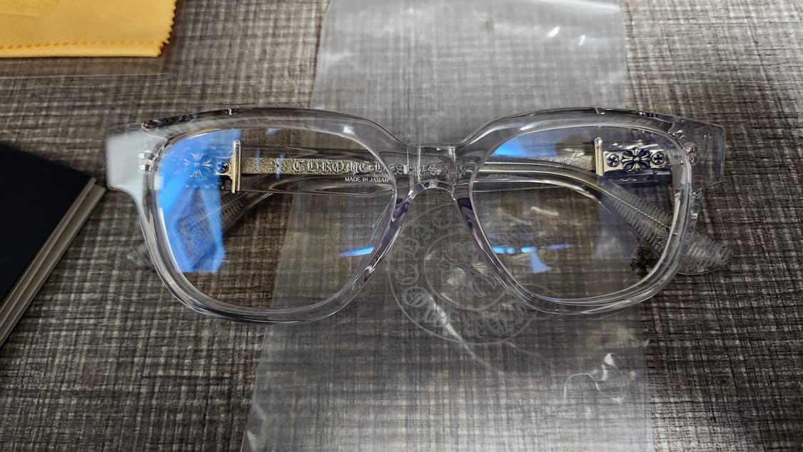 교신 받이요! 안경 선물 받았는데 잘 안어울려서 교신 문의 많이 주세요! 상품이미지1