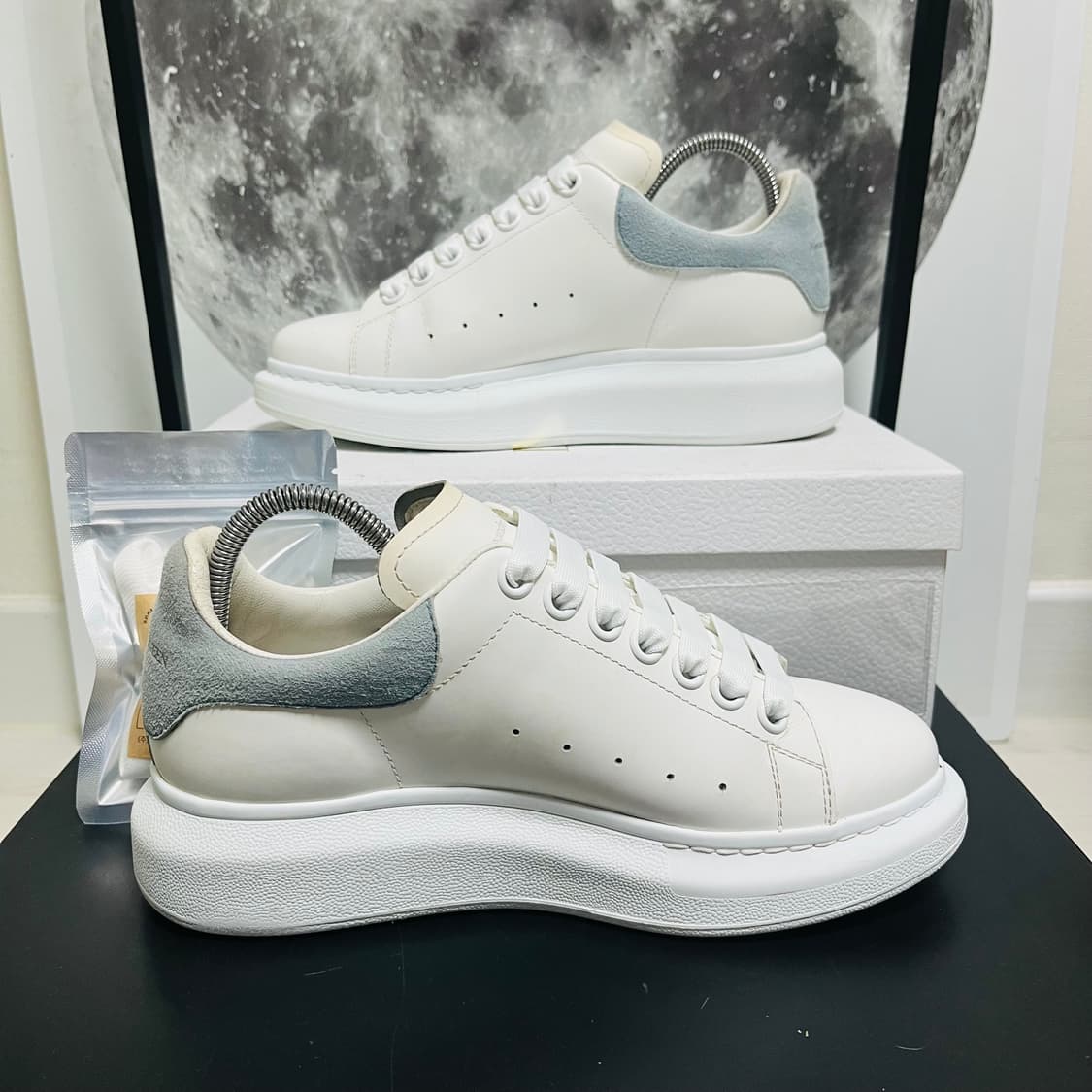 정품 37.5) 알렉산더 맥퀸 오버솔 스니커즈 235~240 상품이미지2