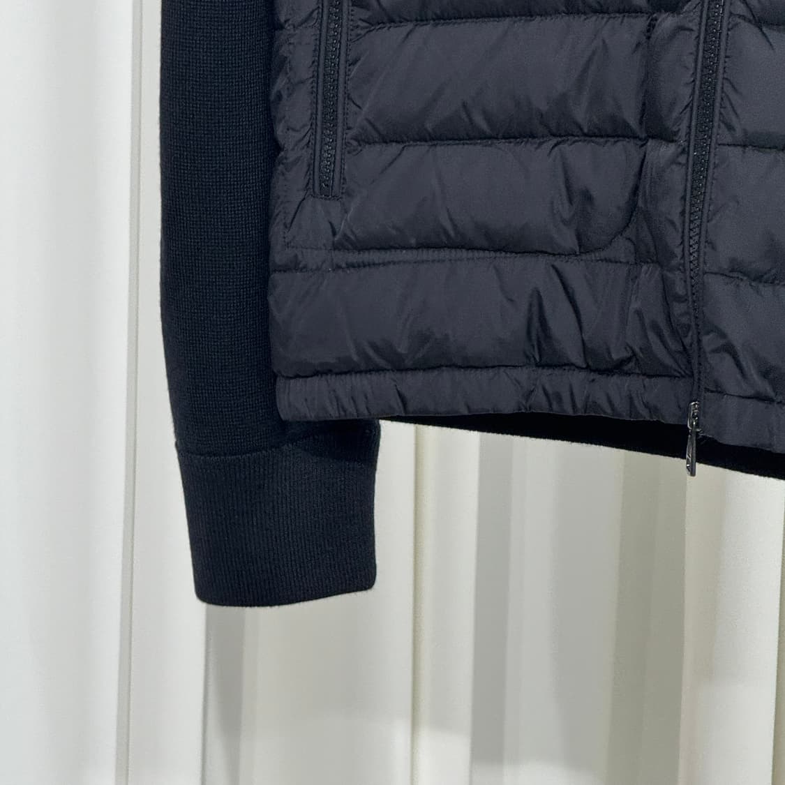(2XL) 몽클레어 김현우 트리콧 니트패딩 상품이미지3