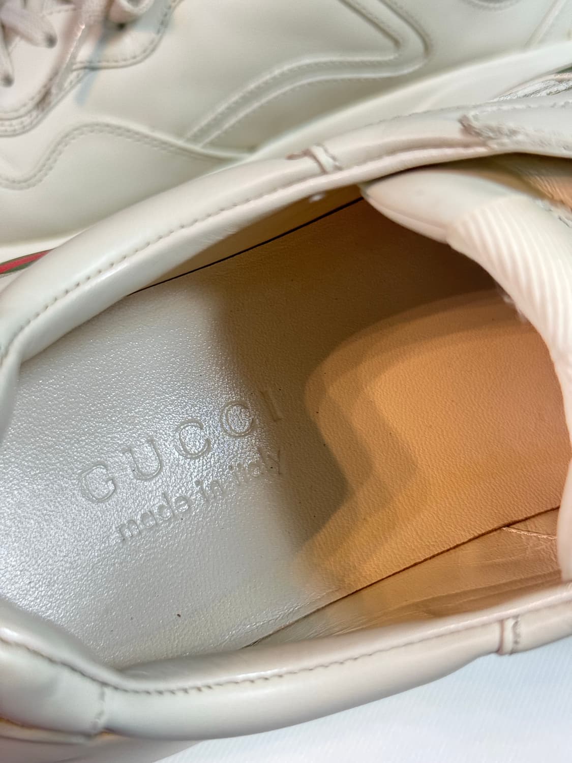 [GUCCI] 롸이톤 로고 레더 스니커즈 (UK 6.5) 상품이미지9