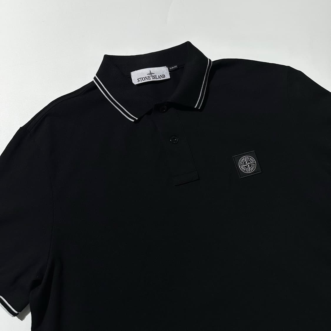 25ss 스톤아일랜드 로고 와펜 피케 카라 반팔 티셔츠 블랙 상품이미지3