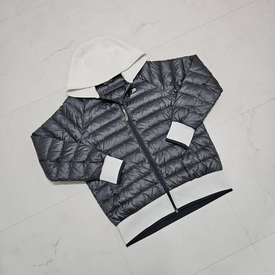 95-100) 빈폴스포츠 후드 배색 덕다운 경량패딩 상품이미지2