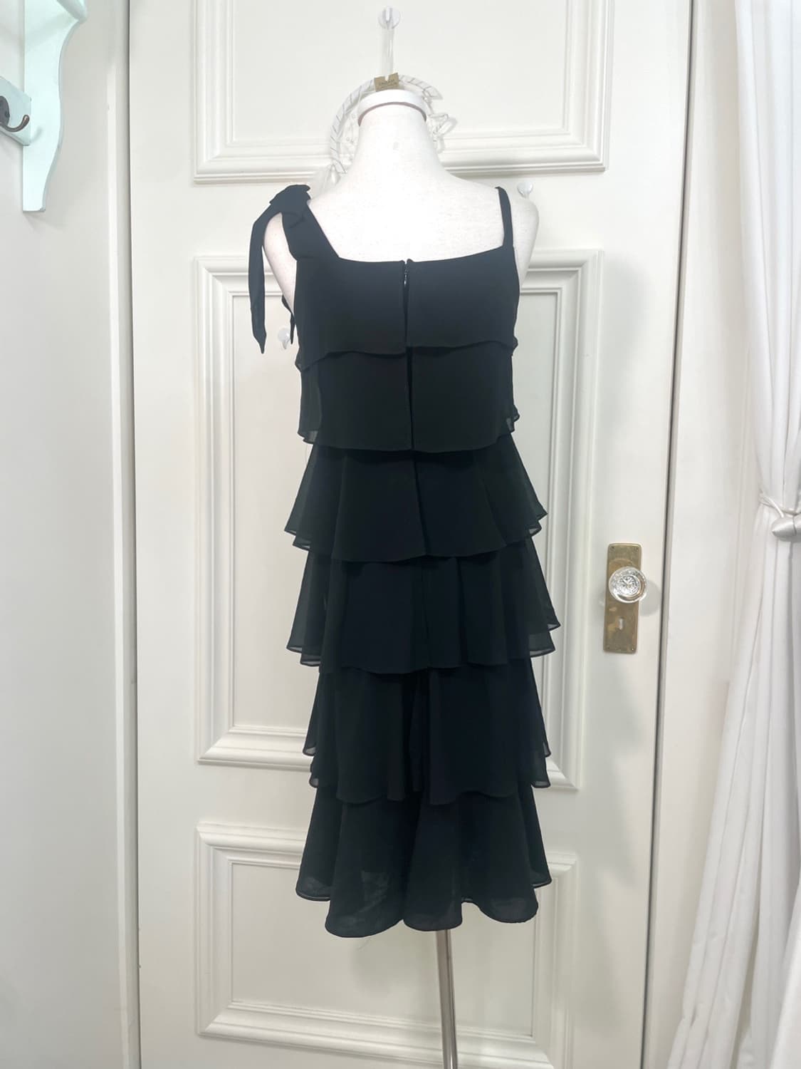 black ruffle one-shoulder bow opc 상품이미지3