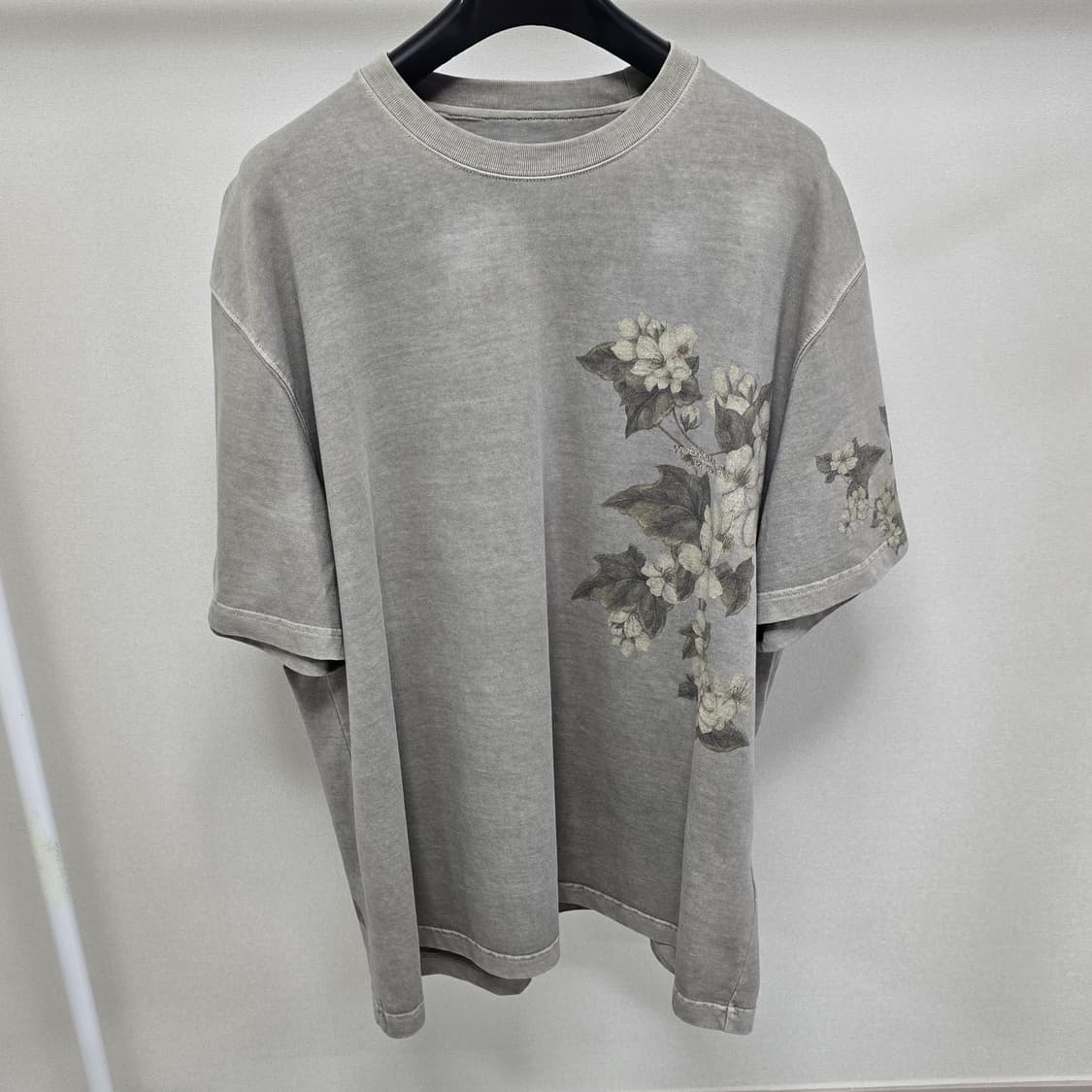 25ss 우영미 백로고 페이드 플라워 반팔 티셔츠 52사이즈 110 판매 상품이미지1