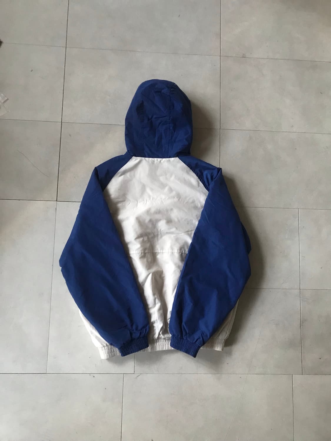 아디다스 흰파 나그랑 패딩 상품이미지7