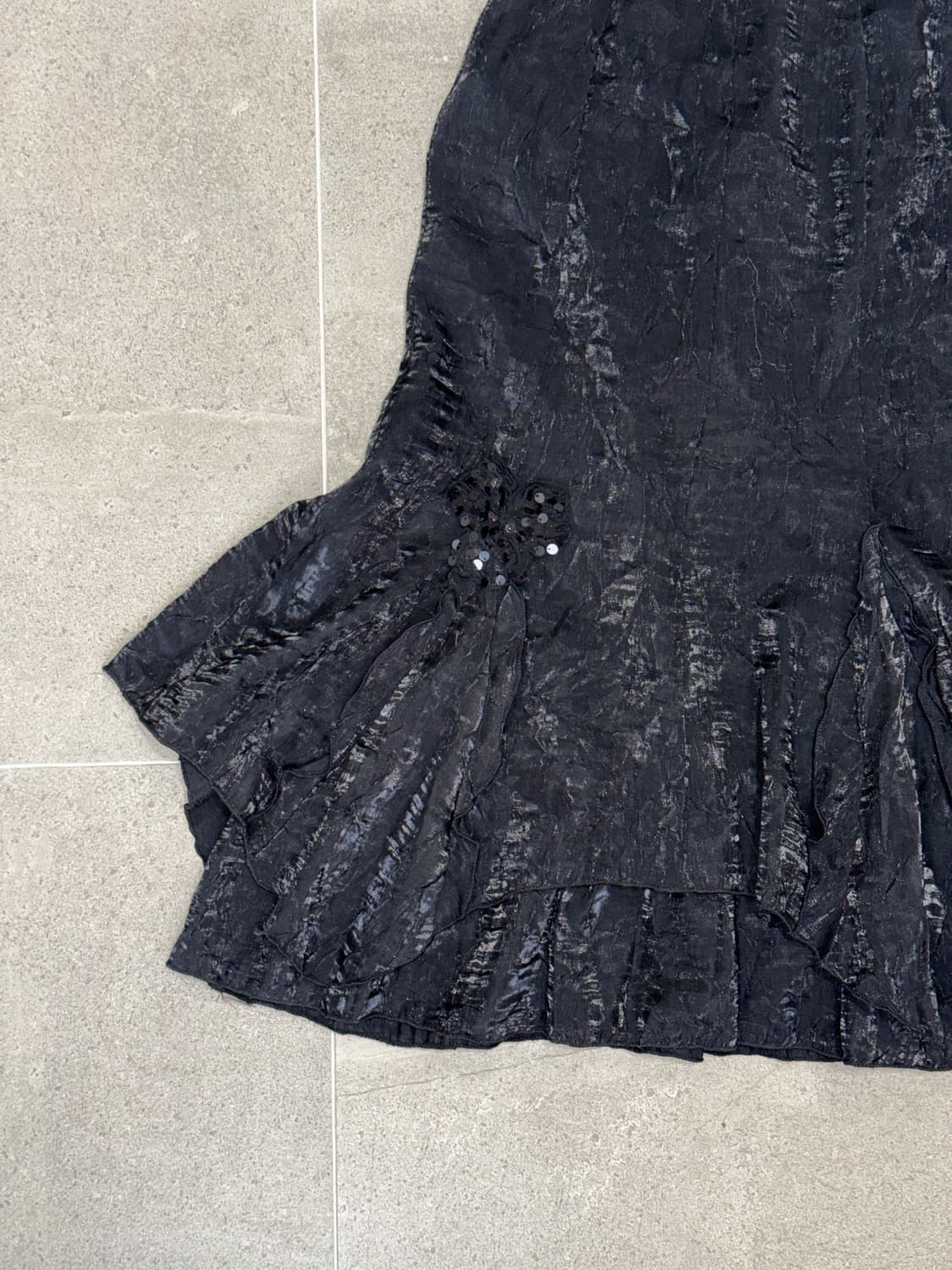 Black satin ruffle flower unbalanced sk 상품이미지2