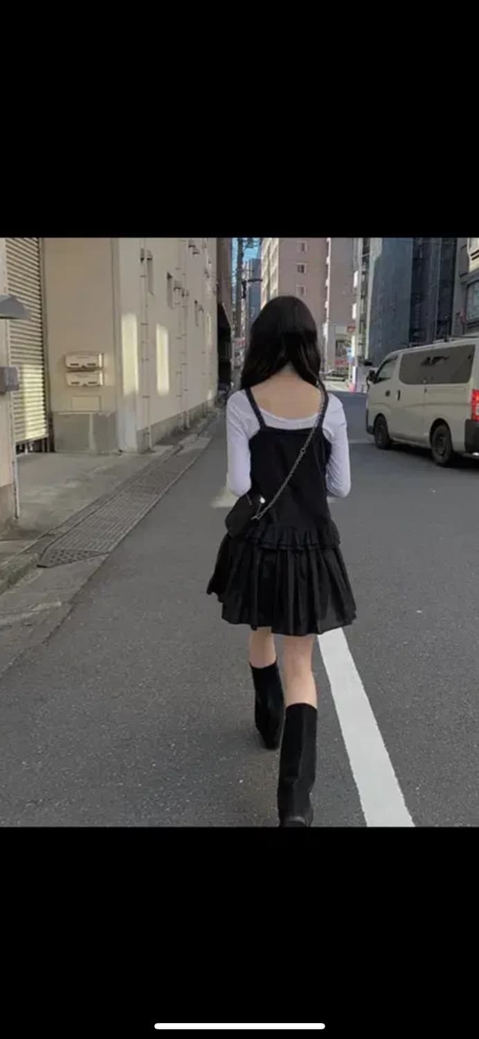 애니원모어 쿠모 프릴 레이스 나시 블랙 상품이미지2