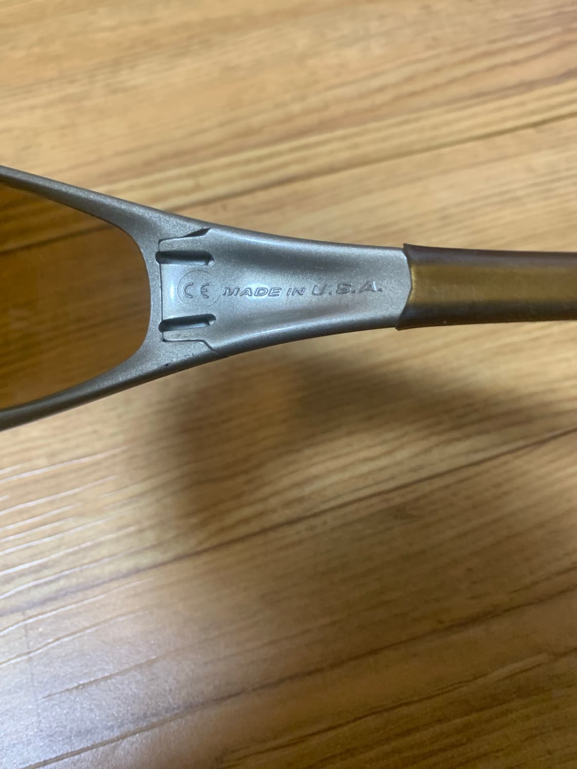 오클리 스트레이트 자켓 1.0 메탈릭 샌드 선글라스 상품이미지3