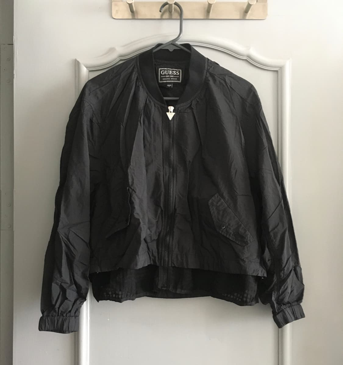 게스 톤톤 배색 봄버 s사이즈 상품이미지3