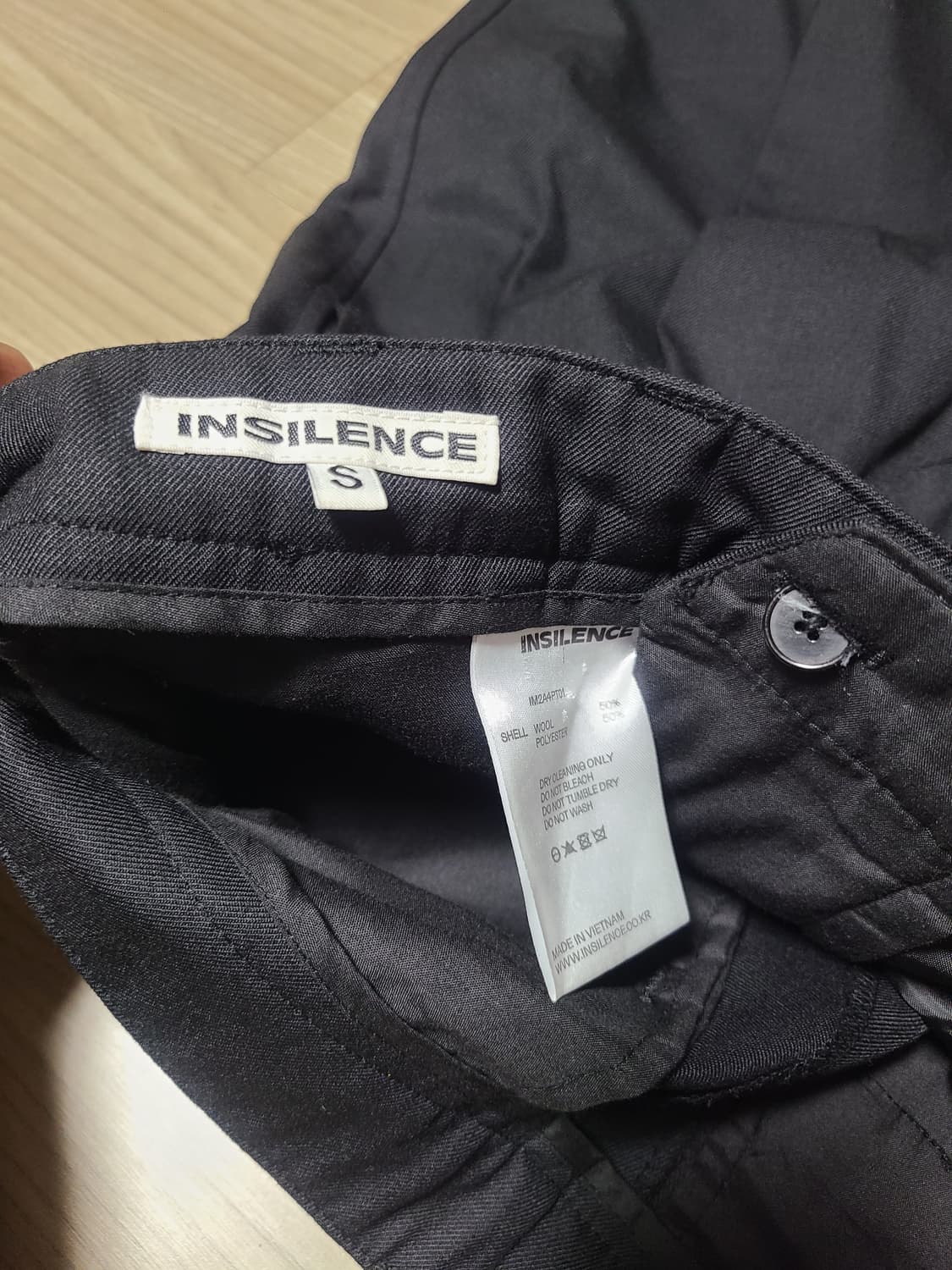 [S]인사일런스 벨티드 투 플리츠 울 팬츠 블랙 상품이미지4