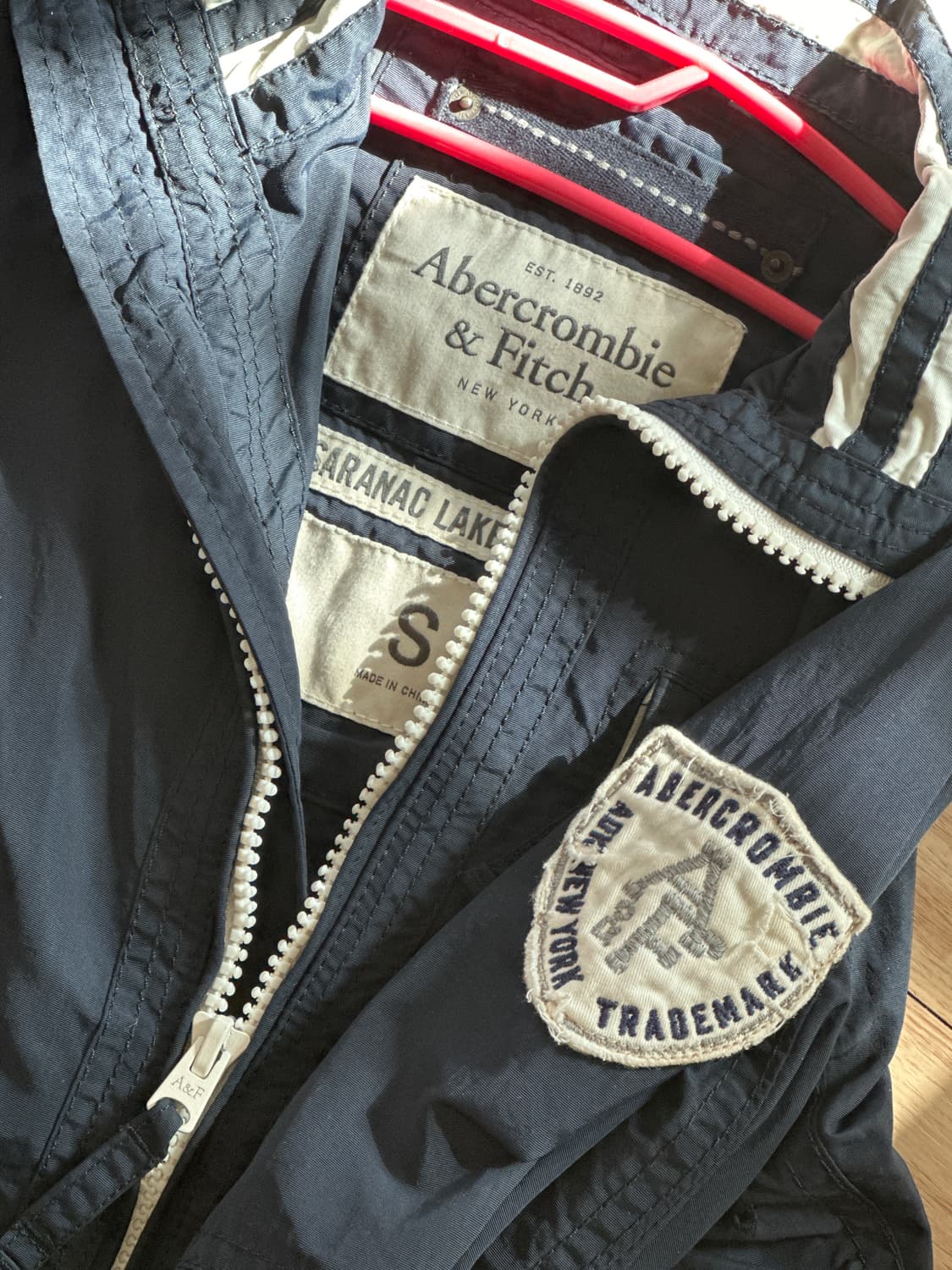 아베크롬비 바람막이 네이비 상품이미지2