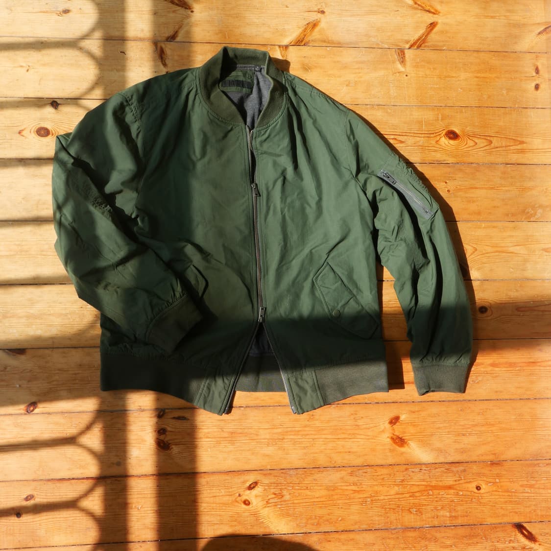 유니클로 투웨이 ma-1 항공점퍼 상품이미지1