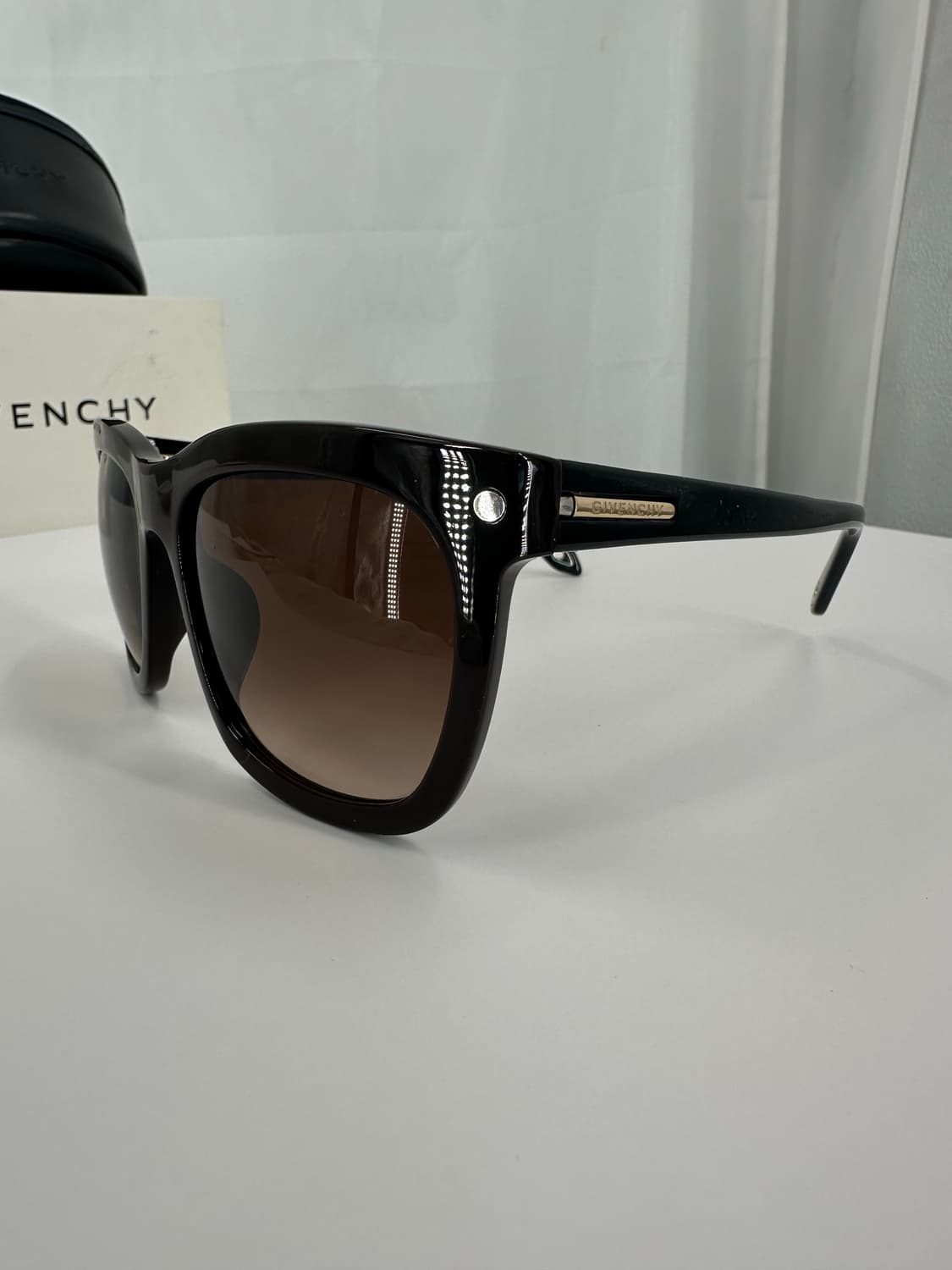 [새상품 무료배송] 정품 지방시 Made in Italy 선글라스 상품이미지1