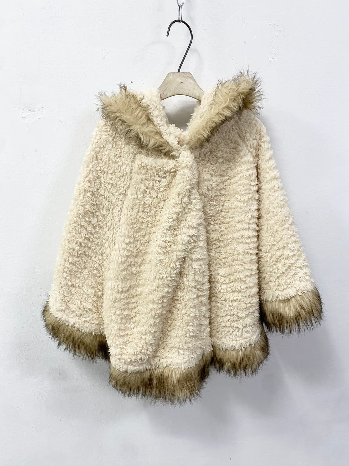 라떼갸루 폭닥 퍼 케이프 상품이미지3