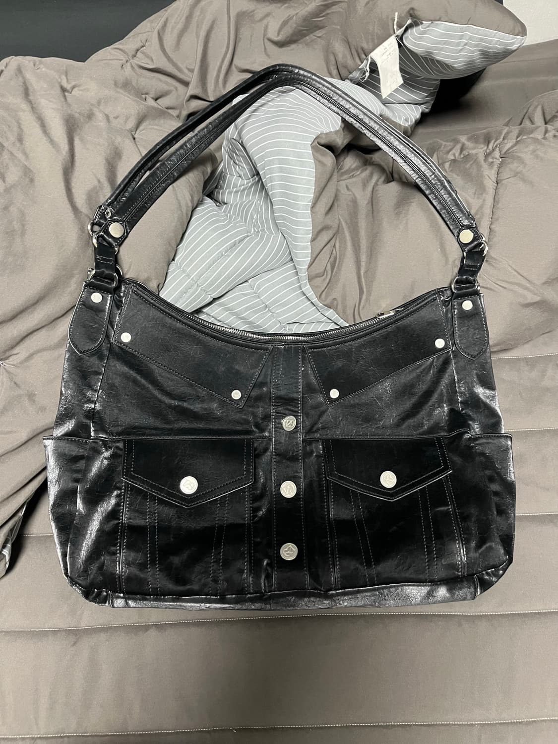 일리고 트러커 토트백 블랙 상품이미지1