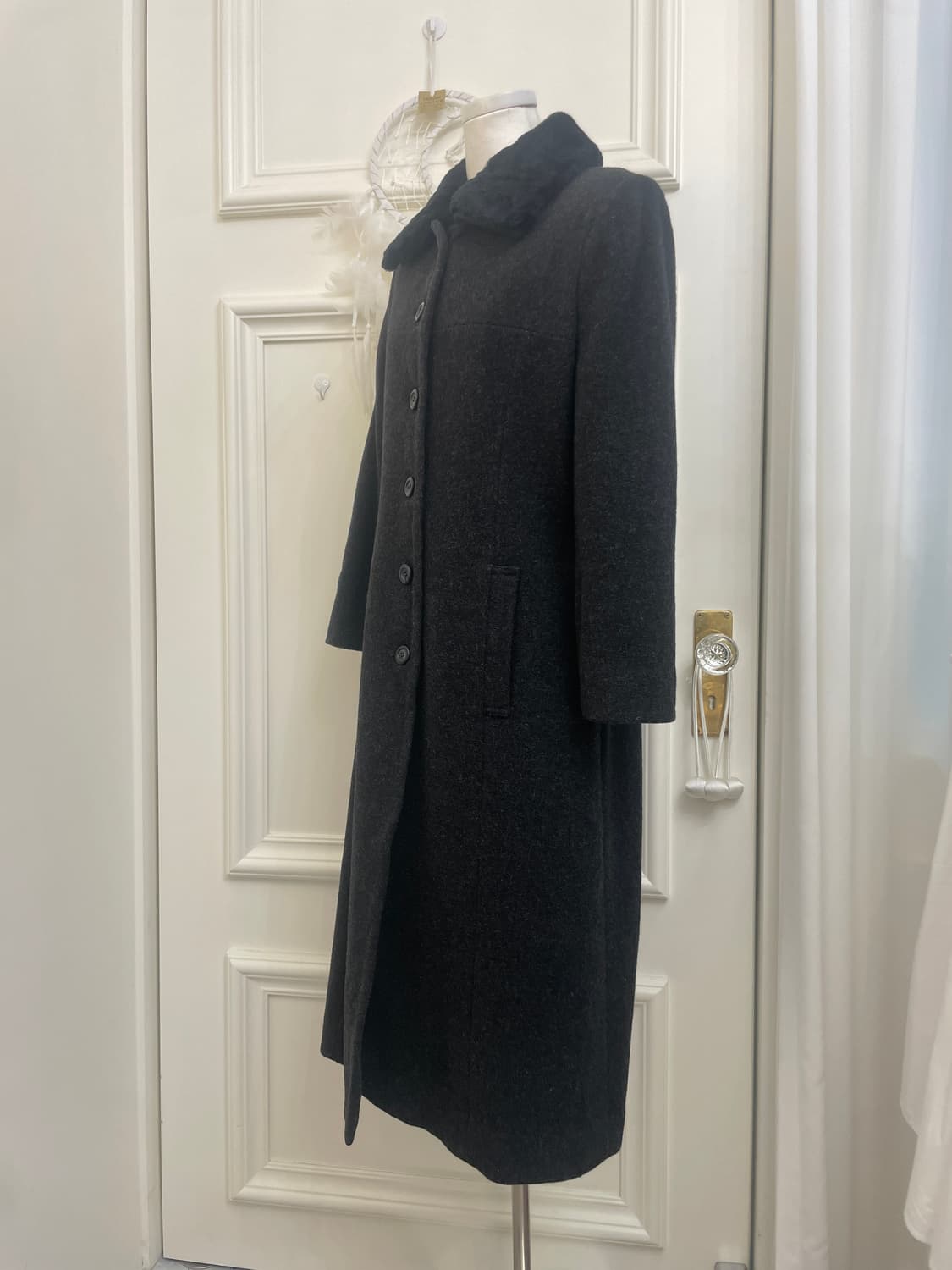 black wool back belt point long coat 상품이미지2