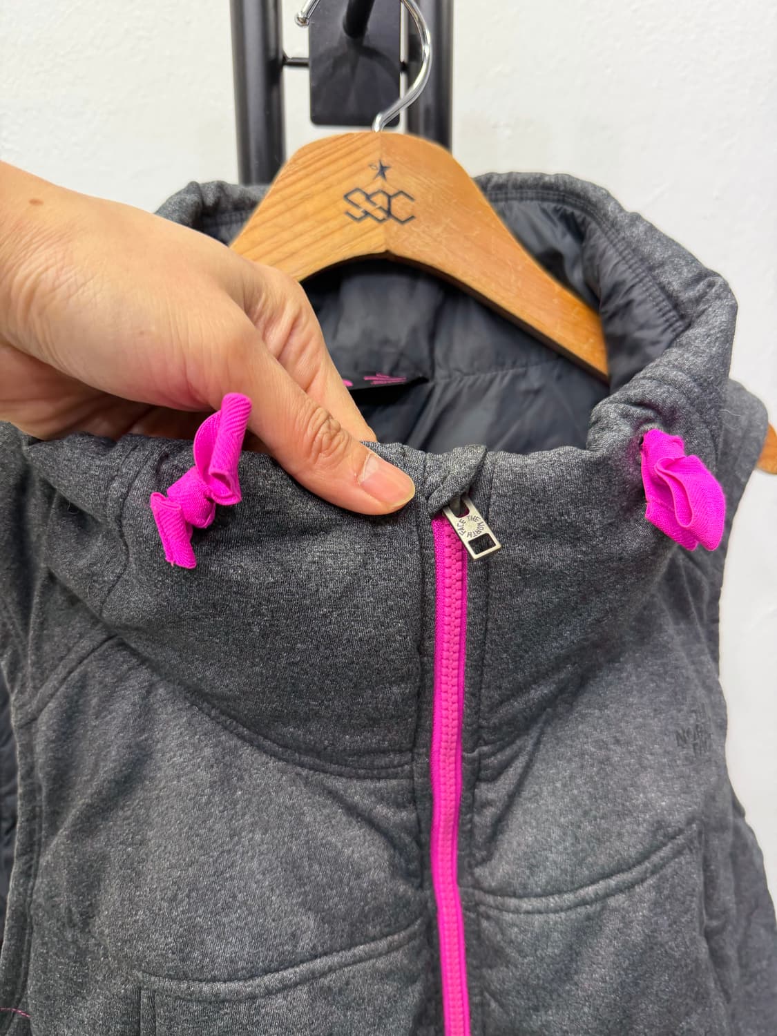 정품) 노스페이스 여성 패딩 조끼 M 상품이미지4