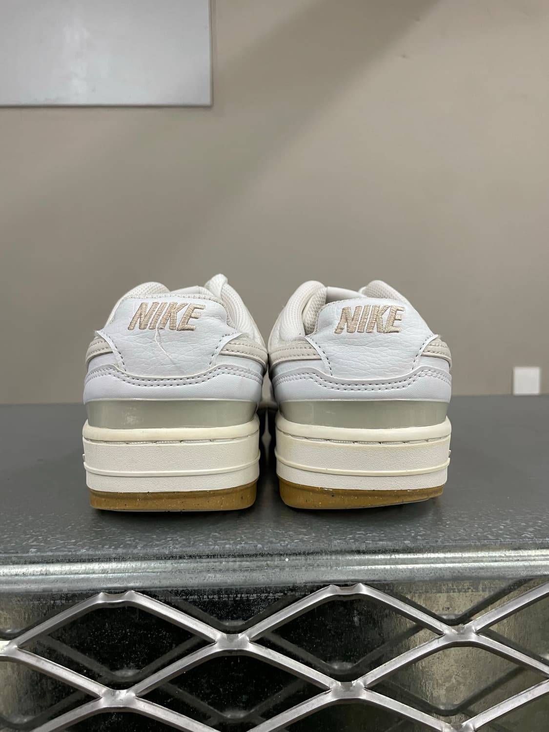 나이키 감마 포스 화이트 라이트 본 255 상품이미지3