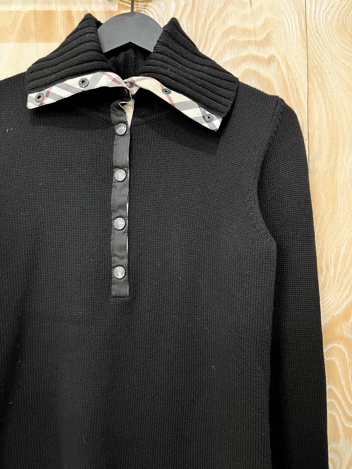 버버리 스냅 버튼 카라 울 니트 상품이미지3