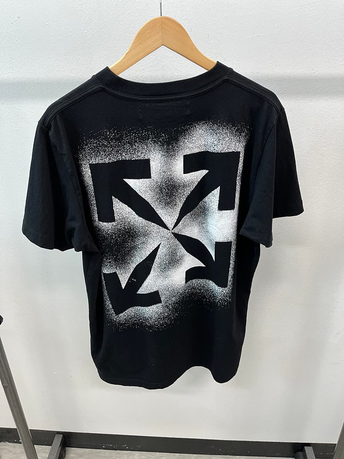 100) 오프화이트 에로우 반팔티  상품이미지6