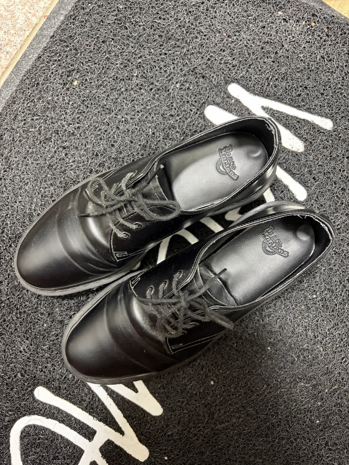 닥터마틴 1461 모노블랙 UK7 상품이미지1