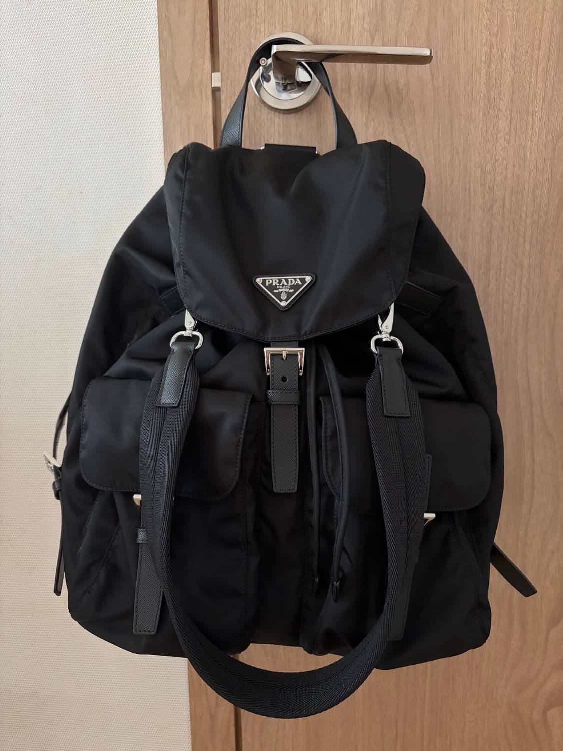 프라다 25FW 리나일론 백팩 상품이미지1