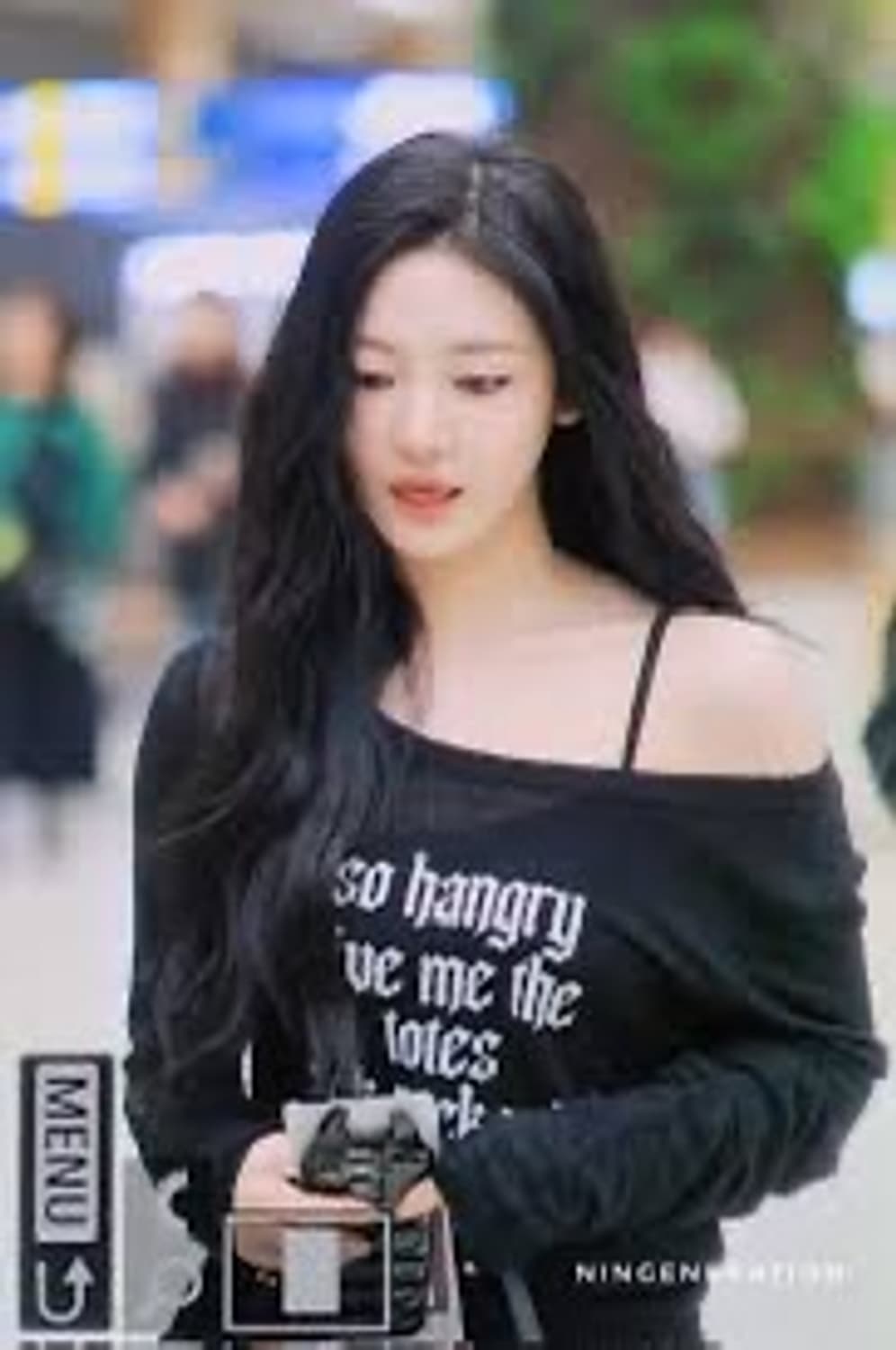 닝닝 착용 락케이크 블랙 티셔츠  상품이미지1