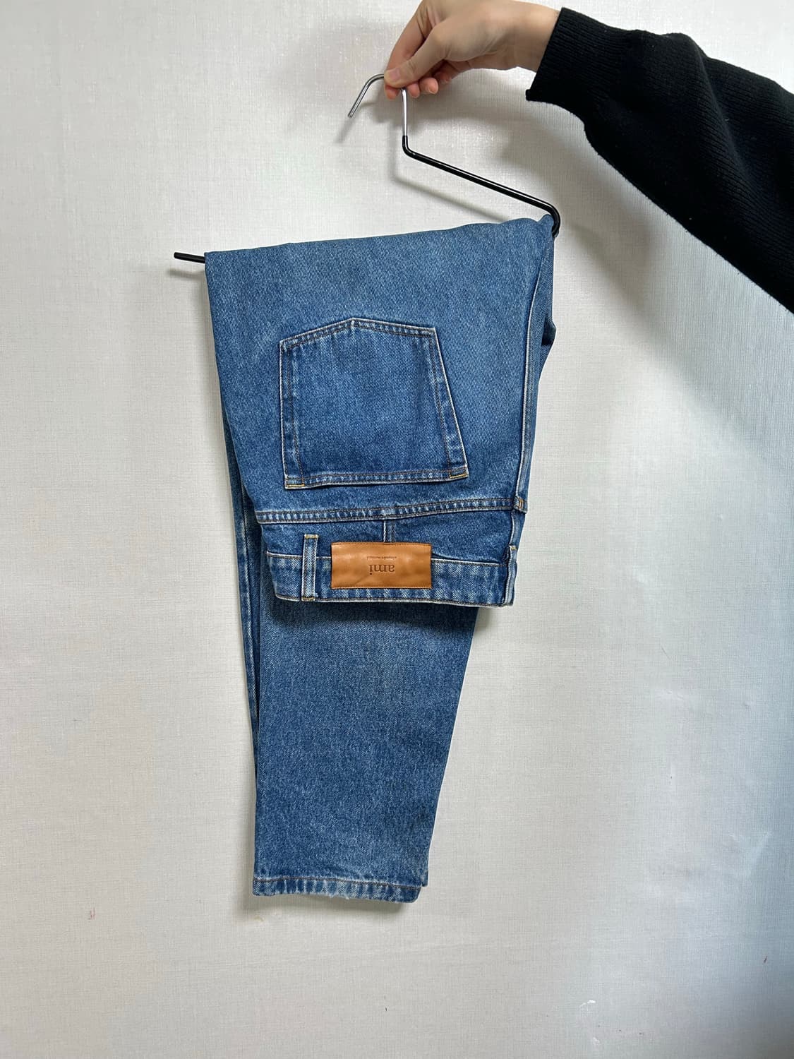 아미(Ami) 테이퍼드핏 데님 팬츠 48사이즈 (국내 32 추천) 상품이미지8