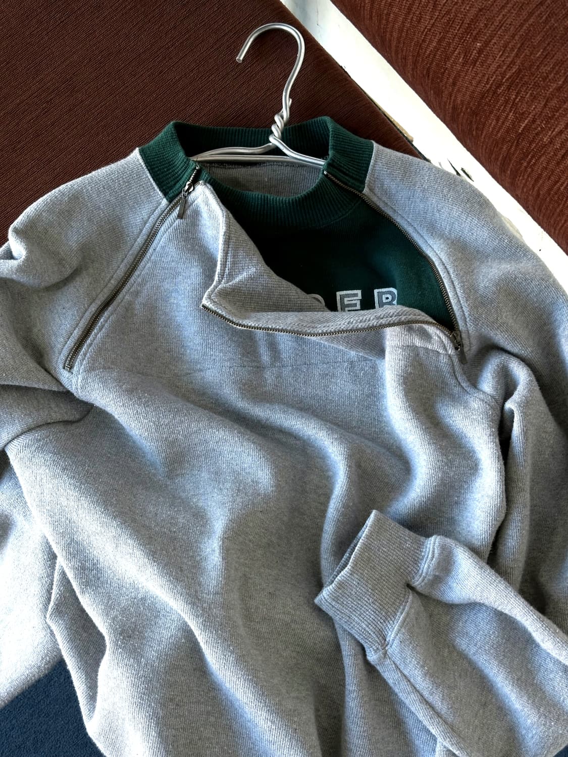 Fake layered design wide sweat P/O 상품이미지5