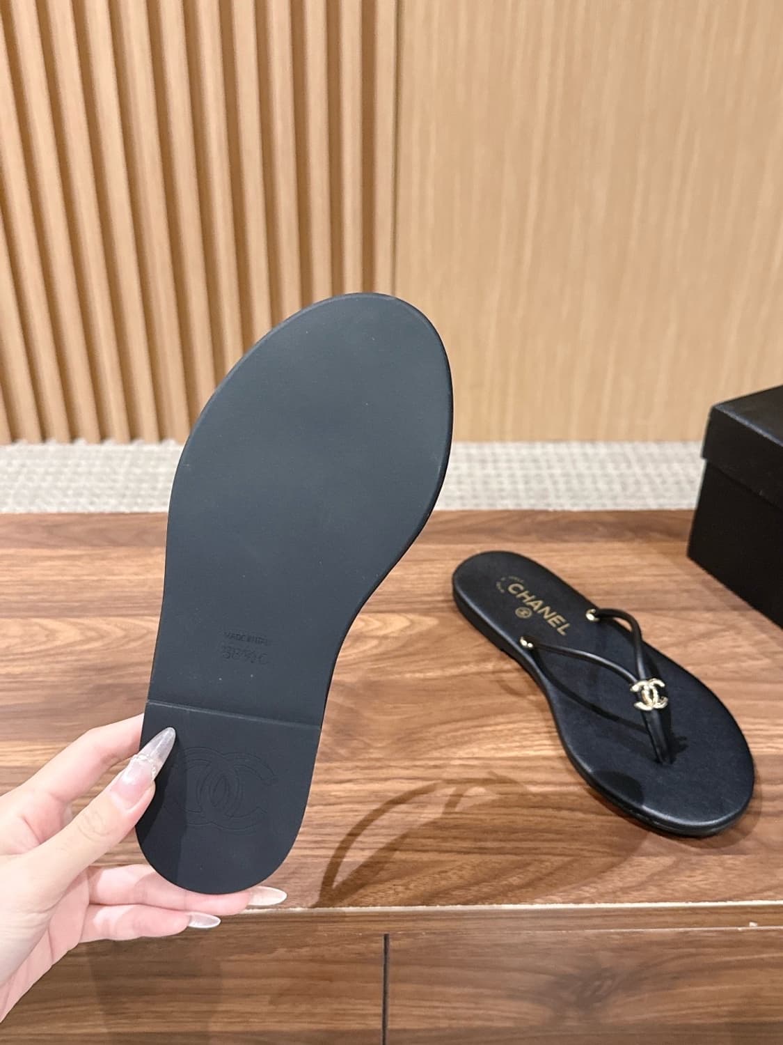 샤넬 cc로고 쪼리 슬리퍼 상품이미지9