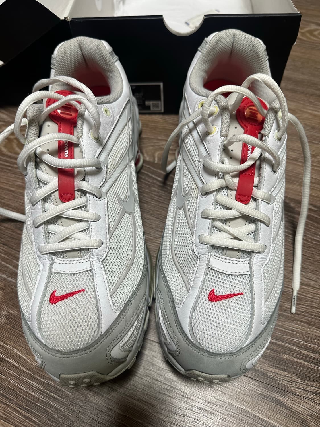 나이키 x 슈프림 샥스 라이드 2 SP 화이트 상품이미지2