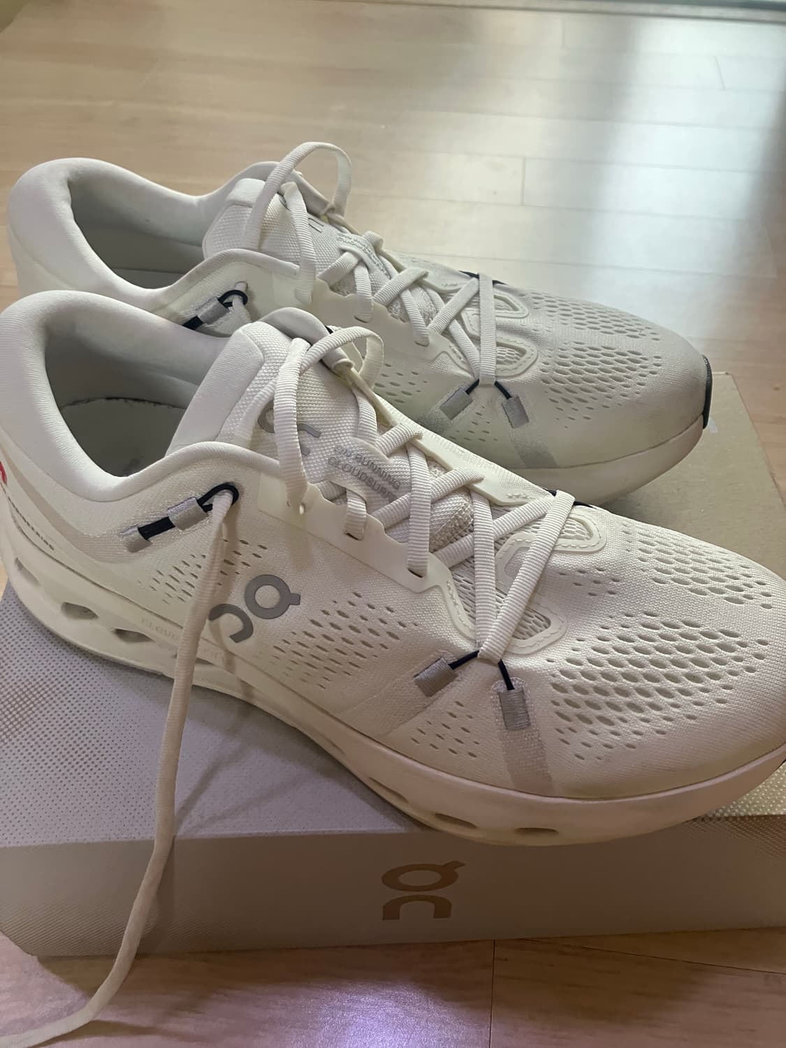 on 온러닝 클라우드서퍼2 270 상품이미지1