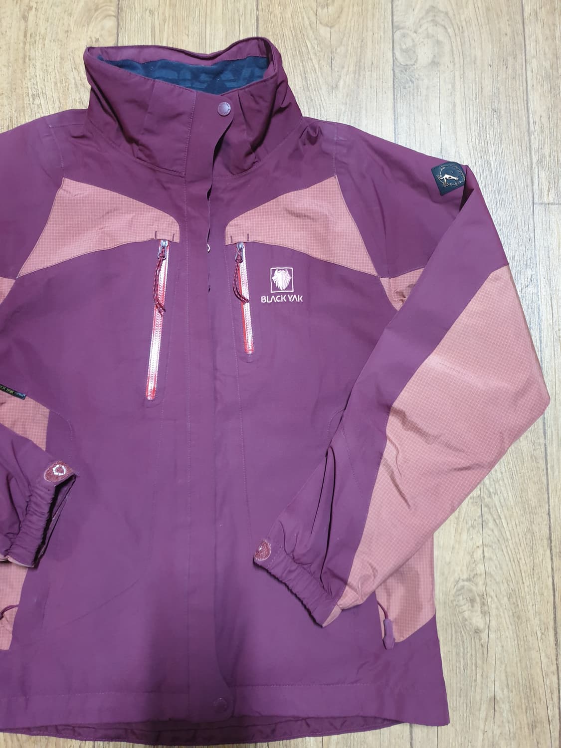 1101 블랙야크 아웃도어 바람막이 90~95 사이즈입니다 상품이미지3