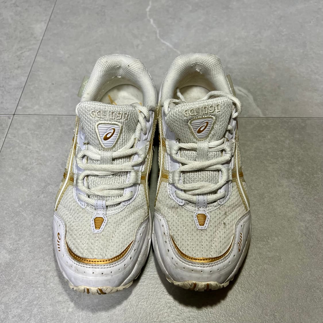 [230] 아식스 젤1090 화이트골드 운동화 상품이미지2