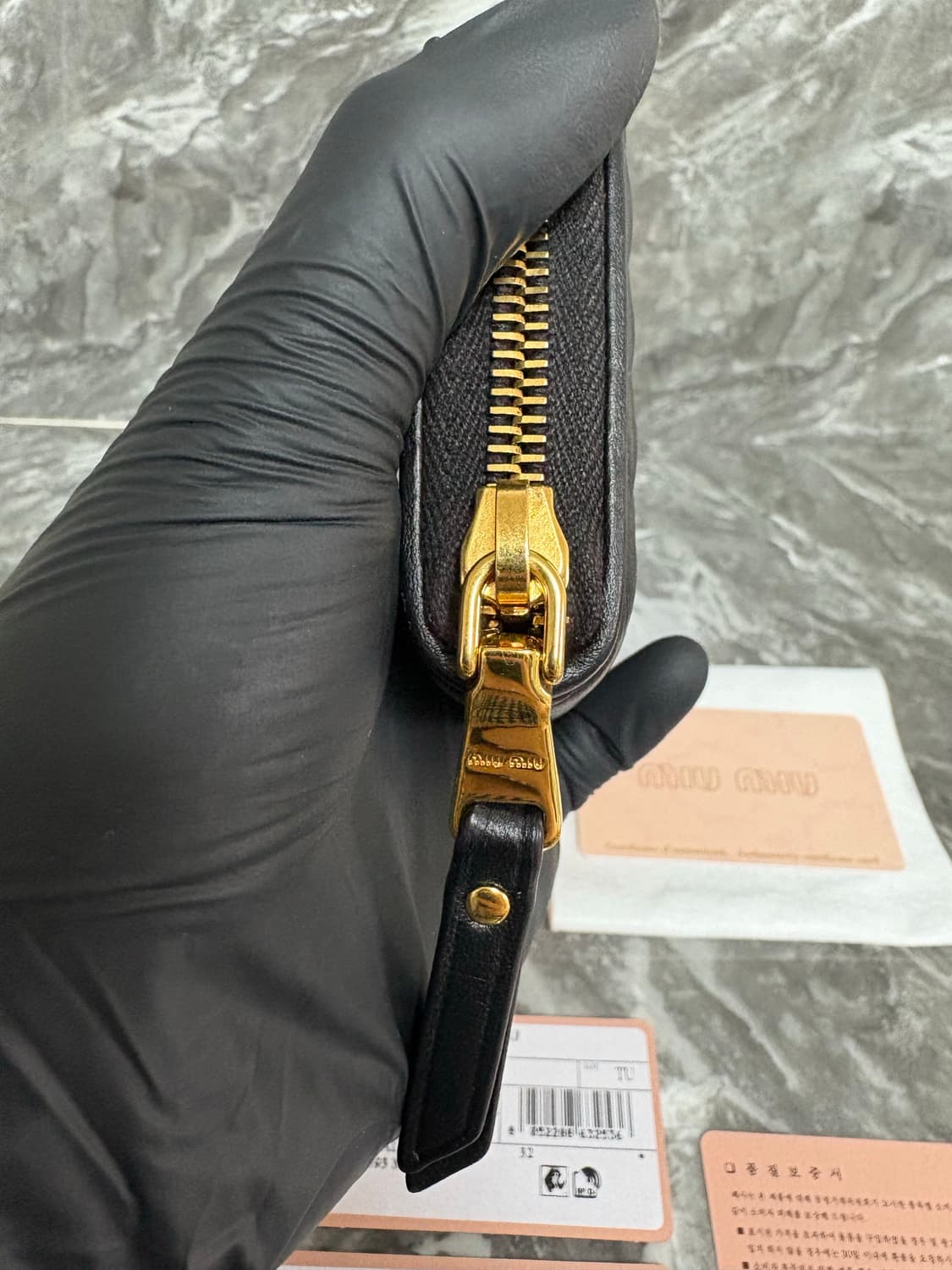 미우미우 마테라쎄 나파 가죽 동전 지갑 상품이미지3