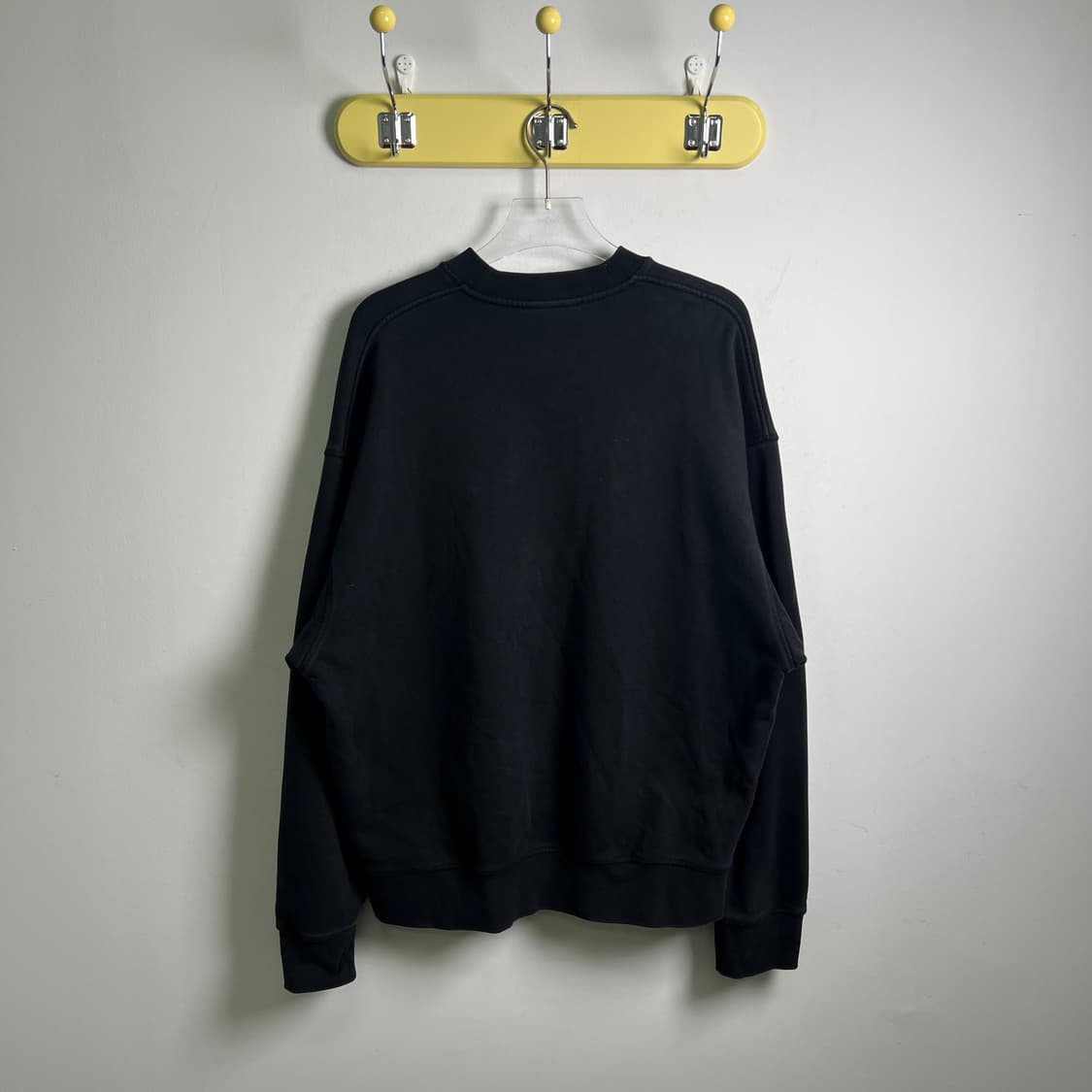 COS 코스 블랙 맨투맨 M 상품이미지2